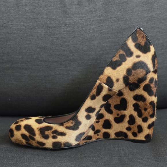 Gucci Pony Hair Leopard Print Closed Toe Wedges - Picture 3 of 7